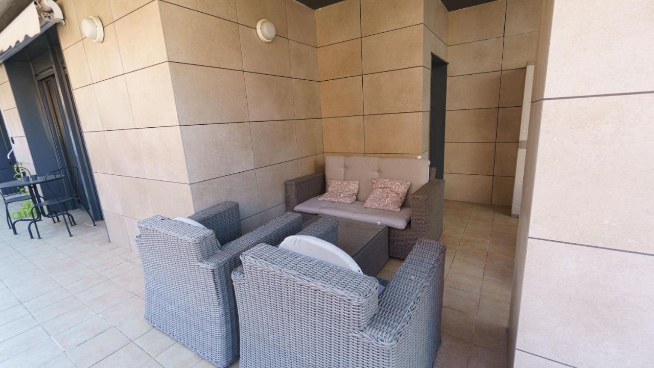 Rentalsevilla Coqueto Apartamento Con Terraza Privada Dış mekan fotoğraf